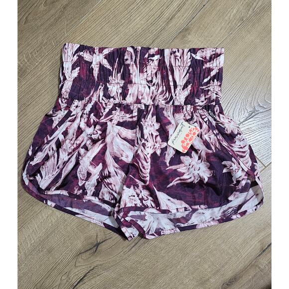 NWT FP Movement Free People The Way Home Red Rouge Shorts S - Picture 1 of 3